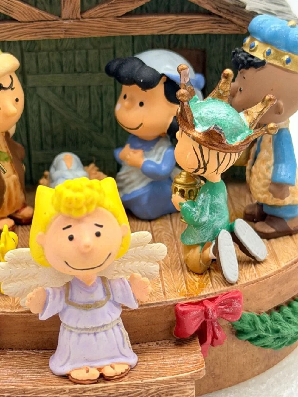 Hallmark Keepsake Magic Sound Christmas Nativity Decoration Peanuts Gang-AS IS